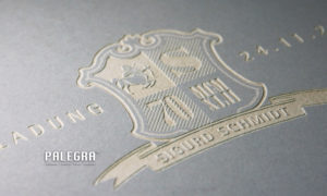 Einladungskarte Lasergravur / Papiergravur. Palegra® veredelt Print.