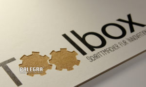 Toolbar-Innovation Lasergravur / Papiergravur. Palegra® veredelt Print.